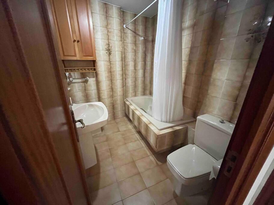 Apartamento Dentro De Muralla Y Parking Gratuito En Pleno Centro Lugo Dış mekan fotoğraf